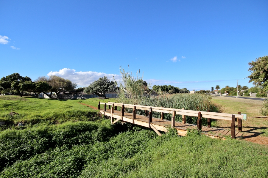 3 Bedroom Property for Sale in Kirstenhof Western Cape